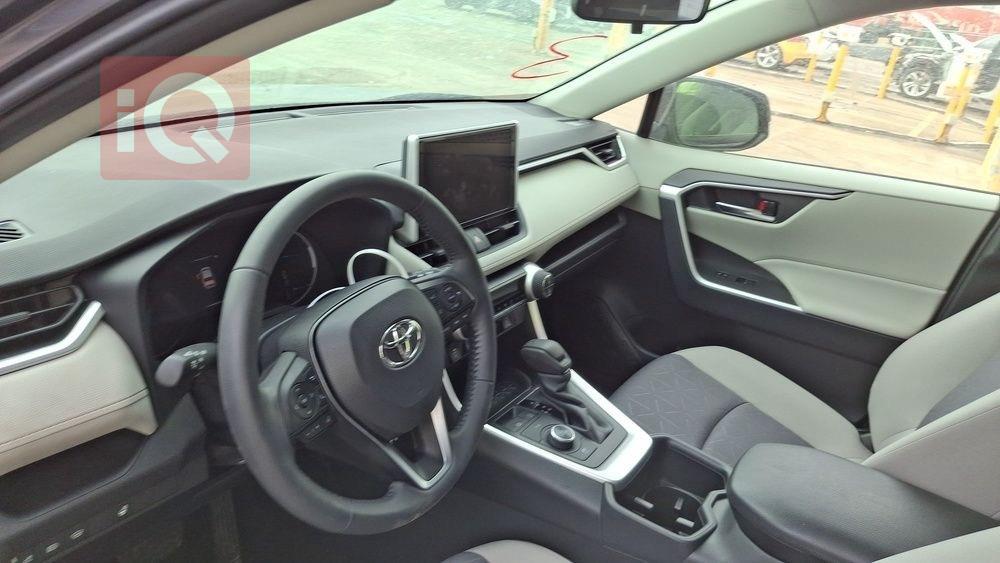 تۆیۆتا ڕاڤ 4